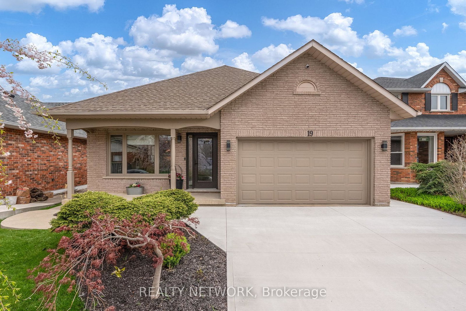 19-essling-avenue-hamilton-ontario-x12149884