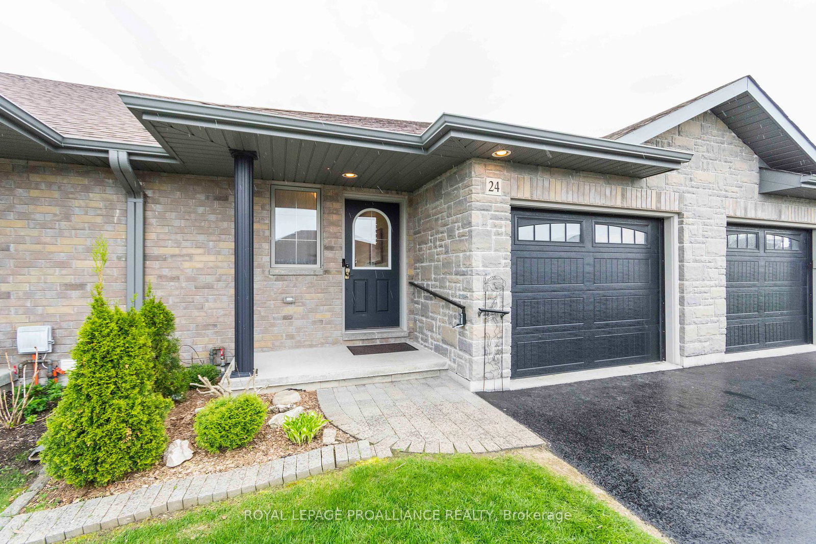 24-cortland-crescent-quinte-west-ontario-x12150220