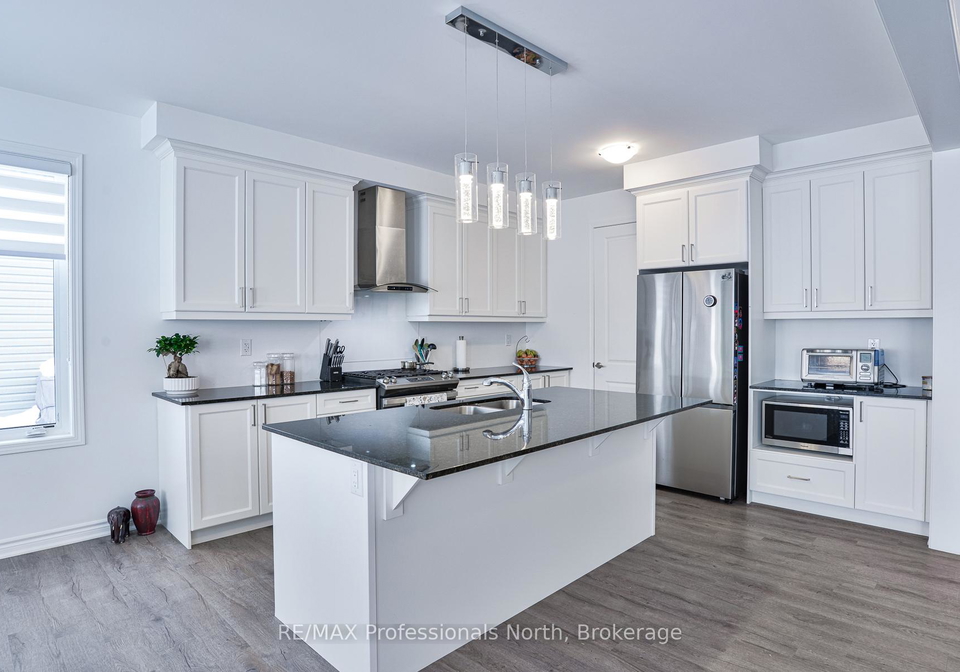 35-dyer-crescent-bracebridge-ontario-x12150251