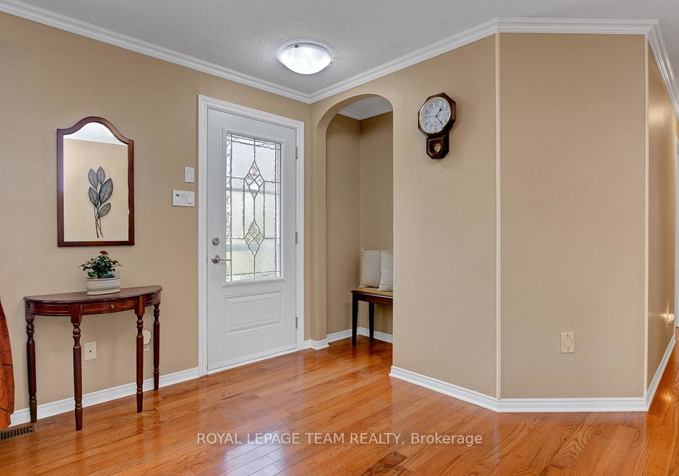 2833-glenwood-drive-ottawa-ontario-x12151369