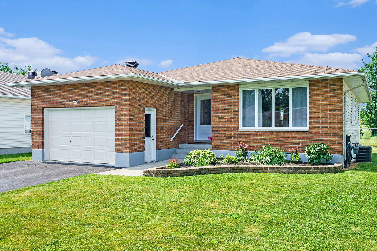254-glenwood-crescent-smith-falls-ontario-x12151377