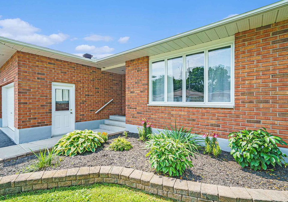 254-glenwood-crescent-smith-falls-ontario-x12151377