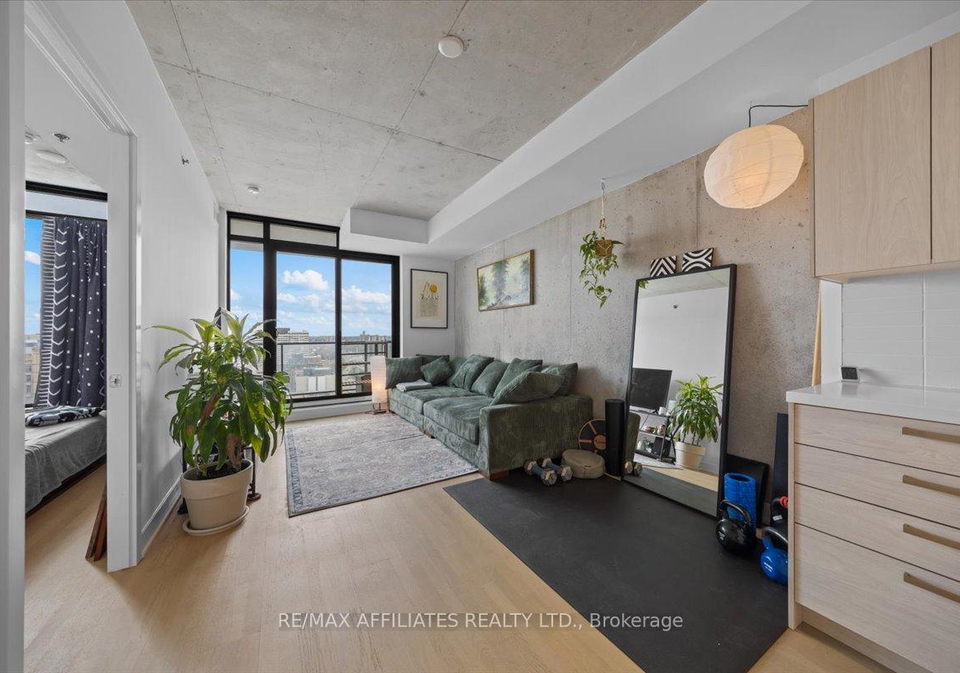 203-catherine-street-ottawa-ontario-x12151552