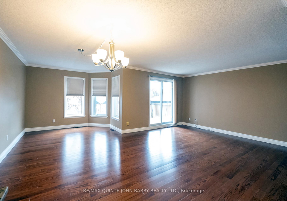212-54-tripp-boulevard-quinte-west-ontario-x12151583