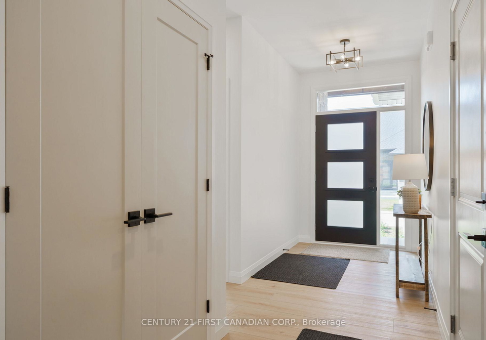 32-postma-crescent-north-middlesex-ontario-x12151658