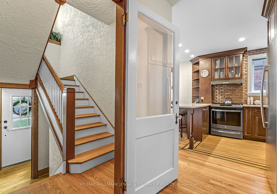 217-glebe-avenue-ottawa-ontario-x12152187