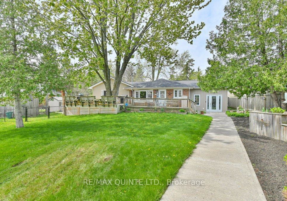 12-fourth-avenue-quinte-west-ontario-x12153173