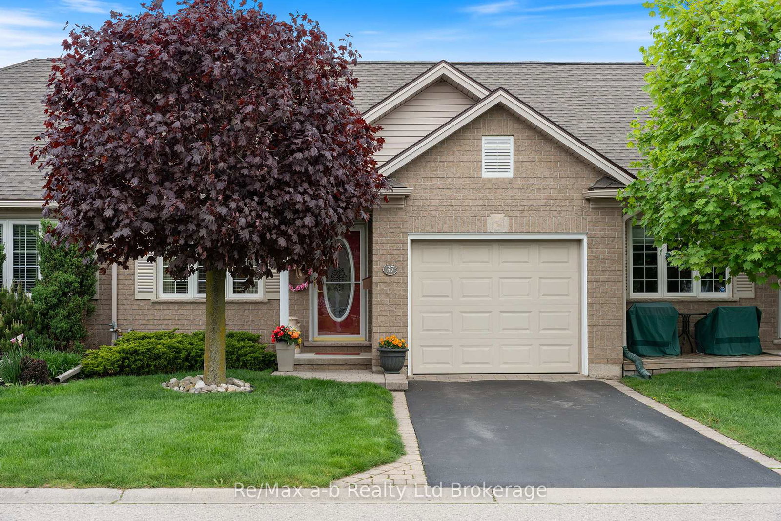 37-fairs-crescent-tillsonburg-ontario-x12153638