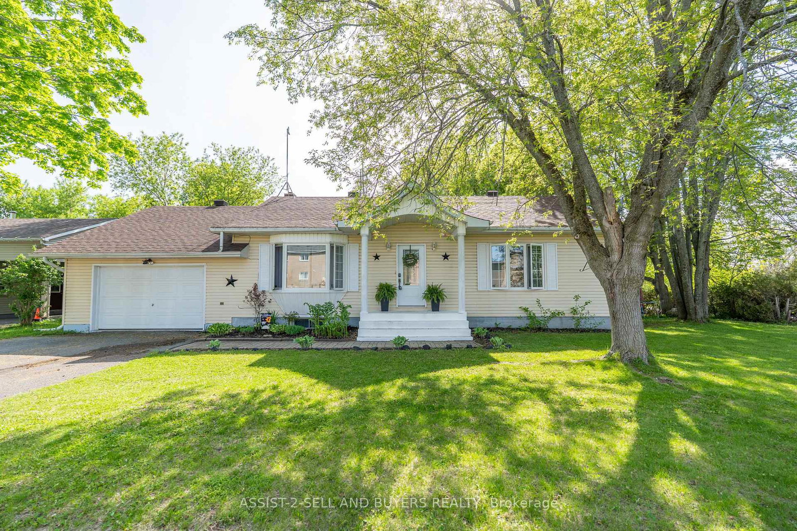 15908-manning-road-south-stormont-ontario-x12153708