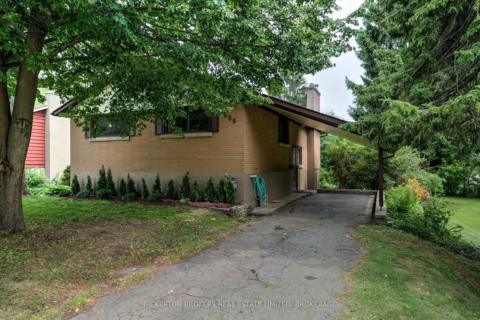 355-elizabeth-drive-gananoque-ontario-x12153737