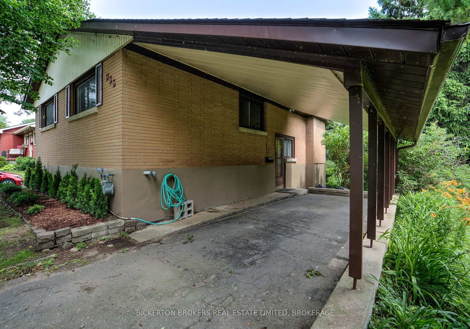 355-elizabeth-drive-gananoque-ontario-x12153737