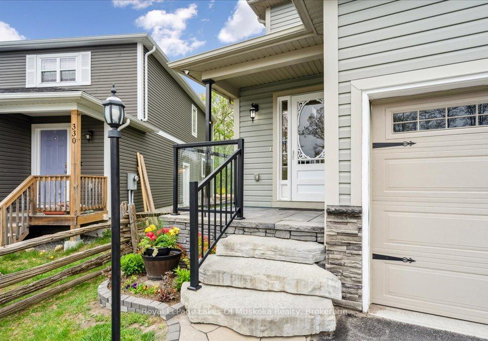 320-pine-street-e-gravenhurst-ontario-x12153888