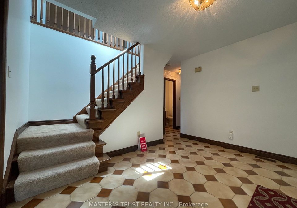 9-mountainview-crescent-london-south-ontario-x12153967