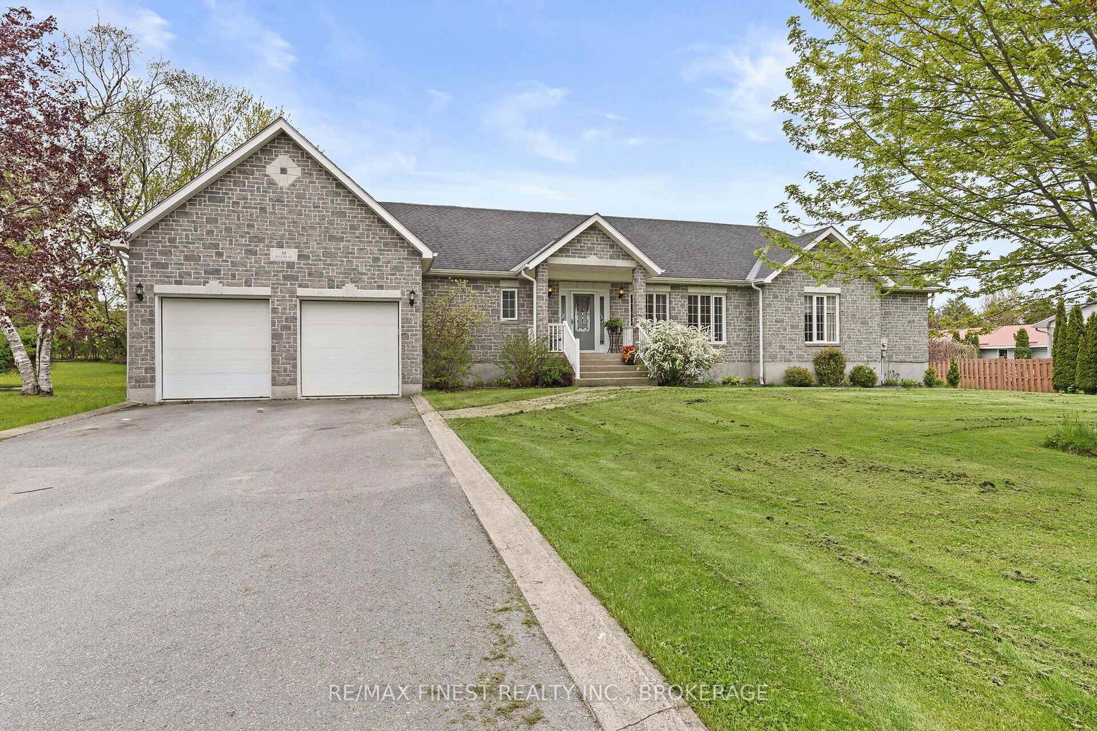 19-dalgleish-avenue-kingston-ontario-x12154356