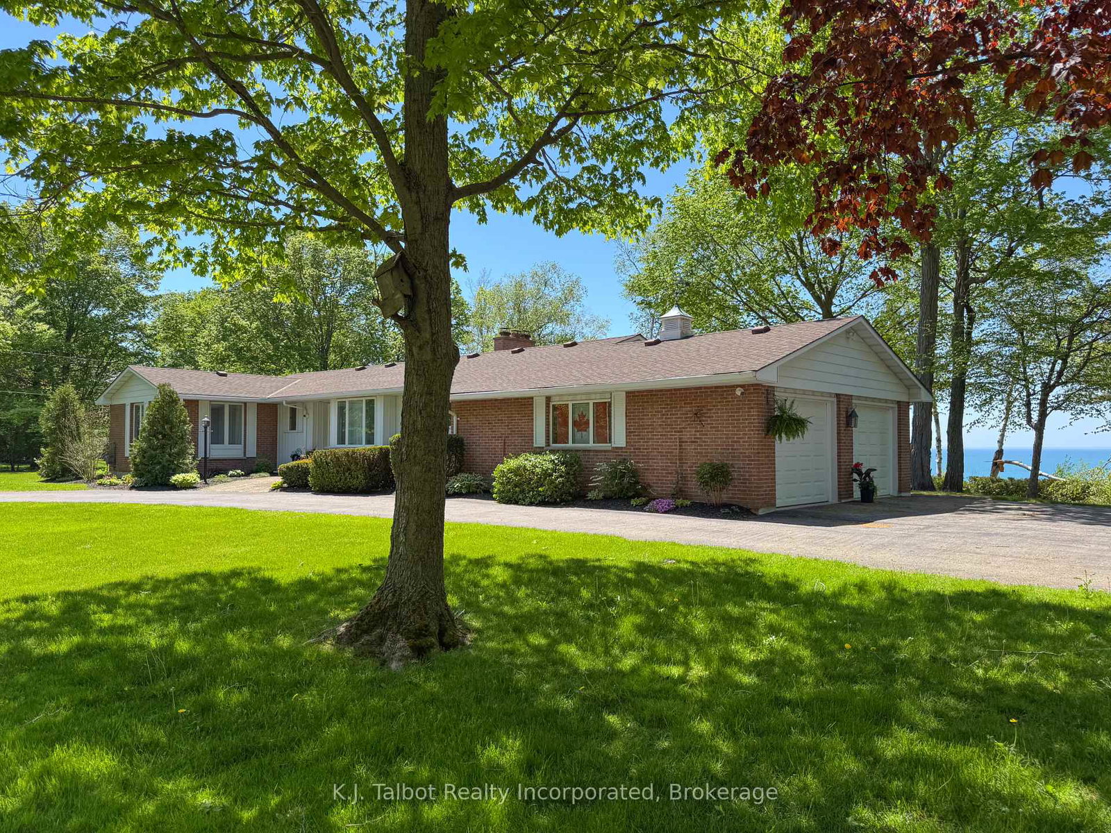 82099-sunset-lane-s-ashfield-colborne-wawanosh-ontario-x12154402