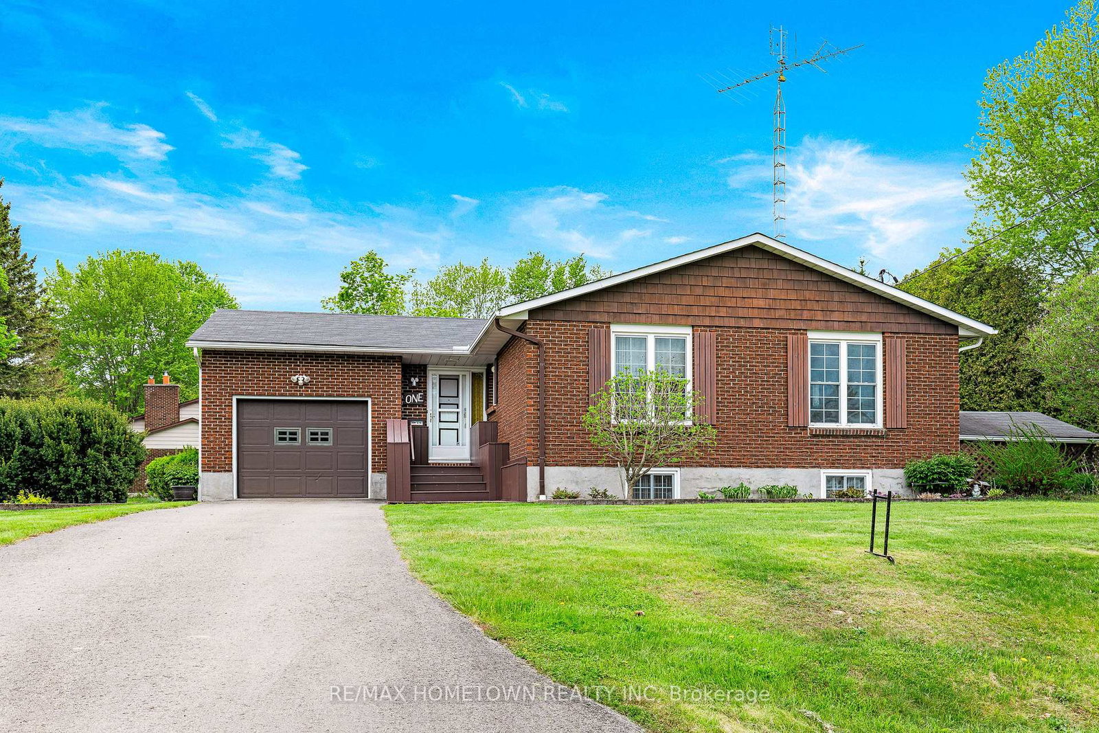 1-maitland-drive-augusta-ontario-x12154564