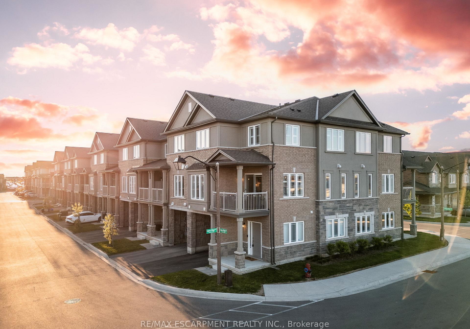 51-laguna-village-crescent-w-hamilton-ontario-x12154766