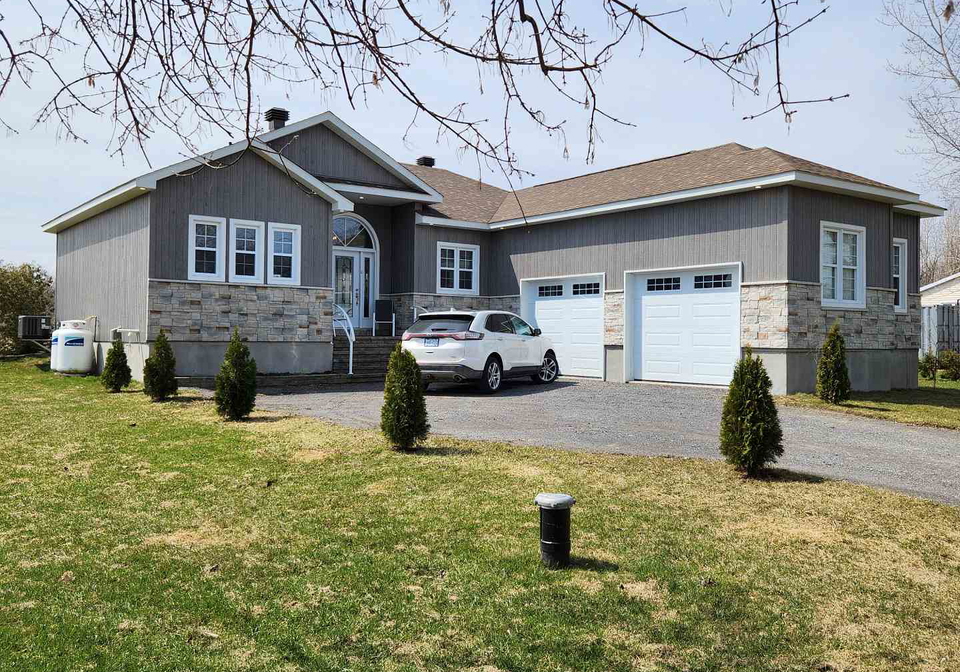 3726-front-road-champlain-ontario-x12155060