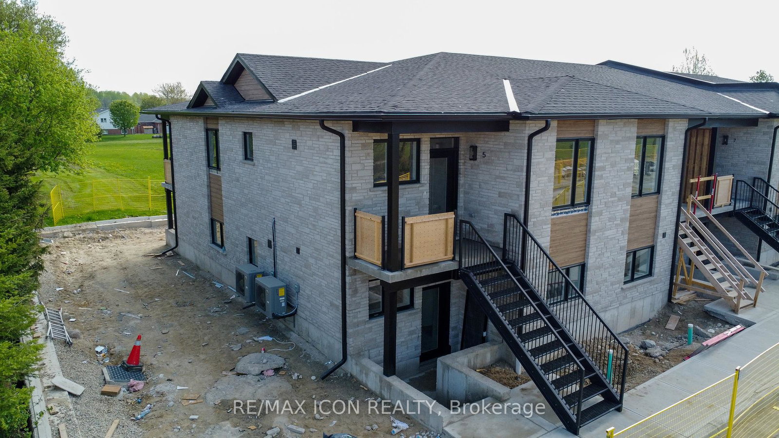 440-wellington-street-e-wellington-north-ontario-x12156188