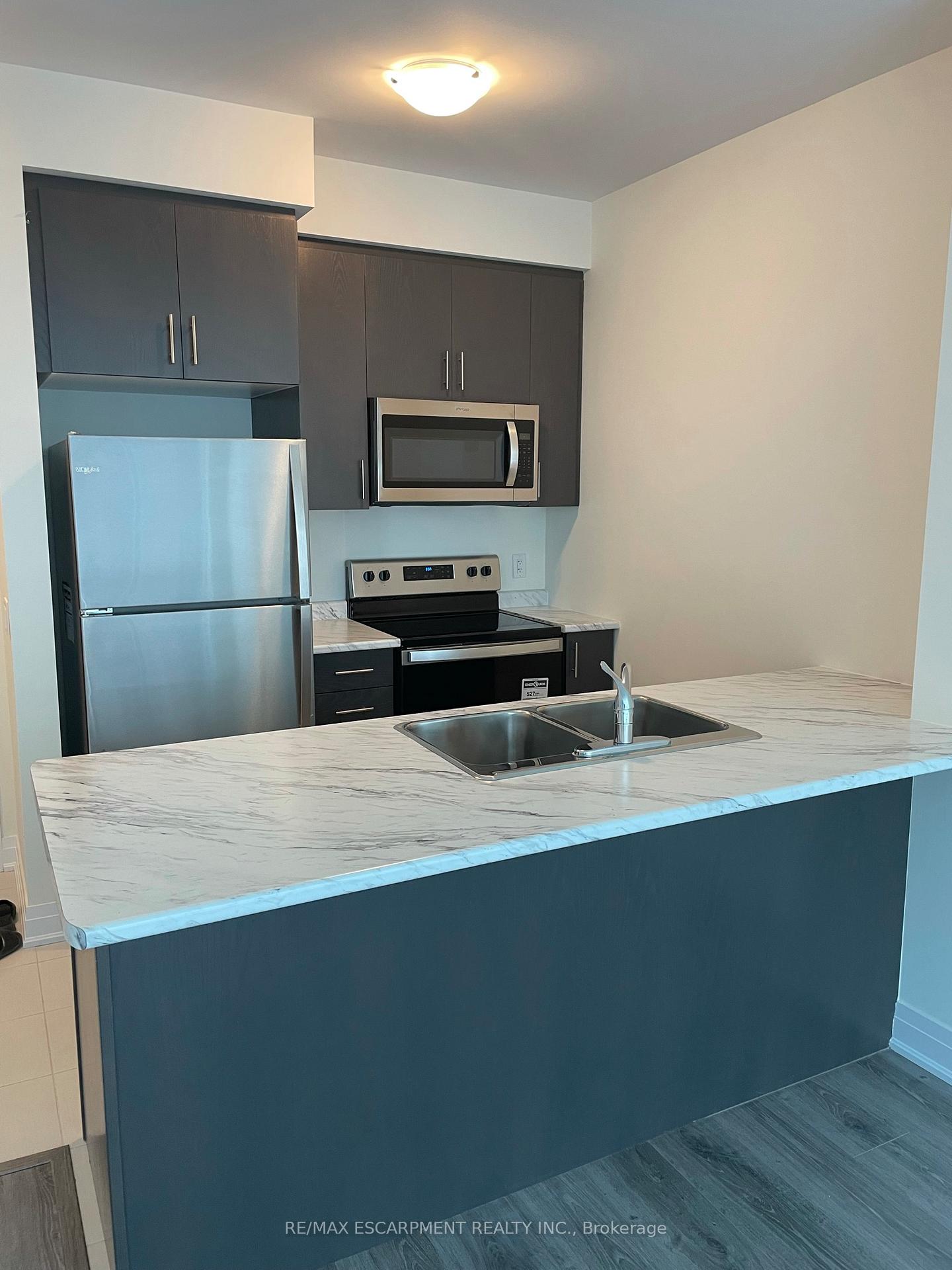 16-concord-place-grimsby-ontario-x12156242