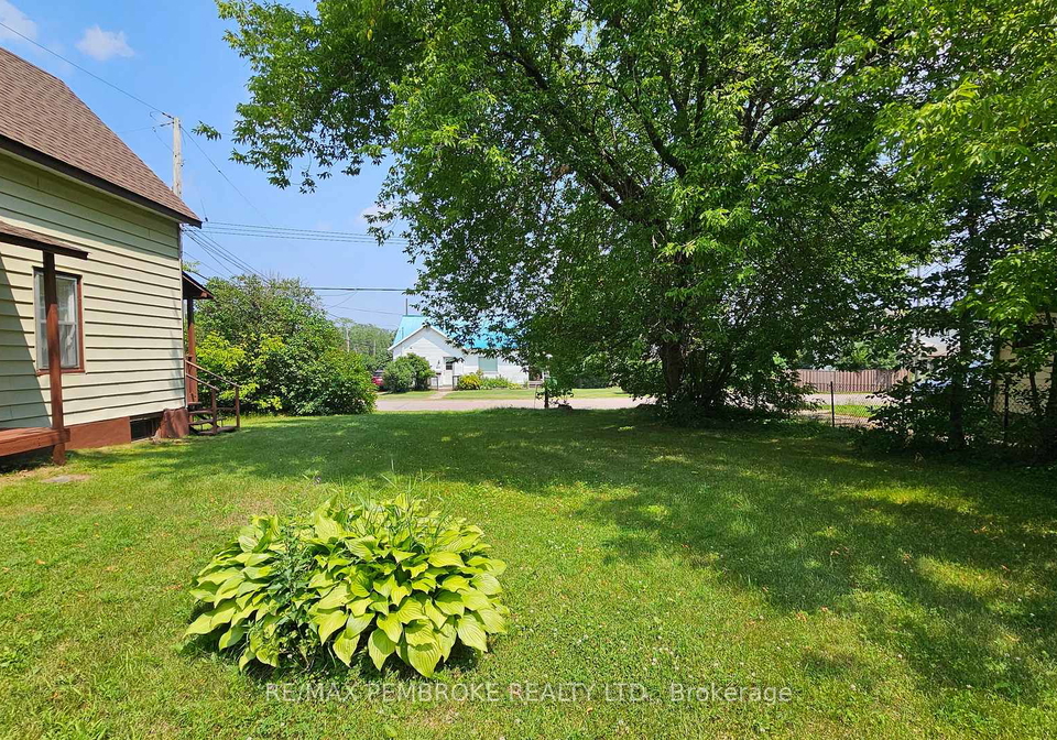 1110-bronx-street-pembroke-ontario-x12156467