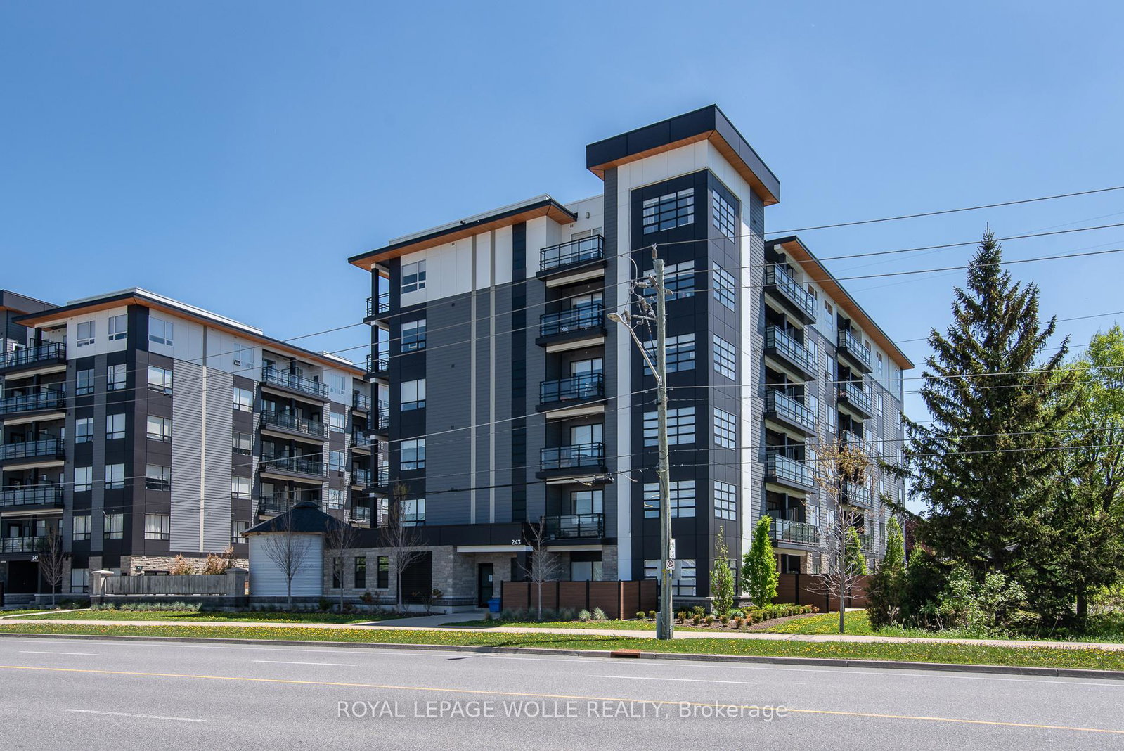 243-northfield-drive-e-waterloo-ontario-x12156959