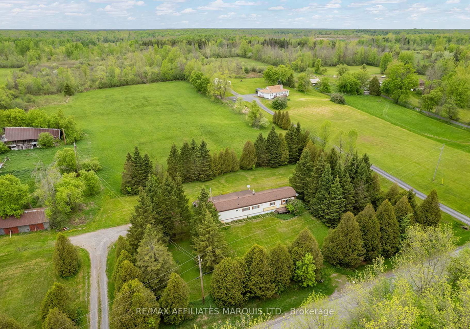 19235-beaver-brook-road-south-glengarry-ontario-x12157137
