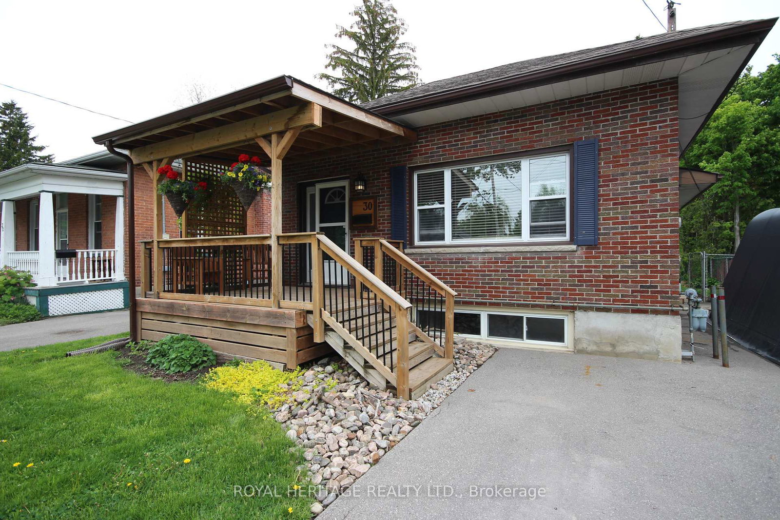30-melbourne-street-w-kawartha-lakes-ontario-x12157353