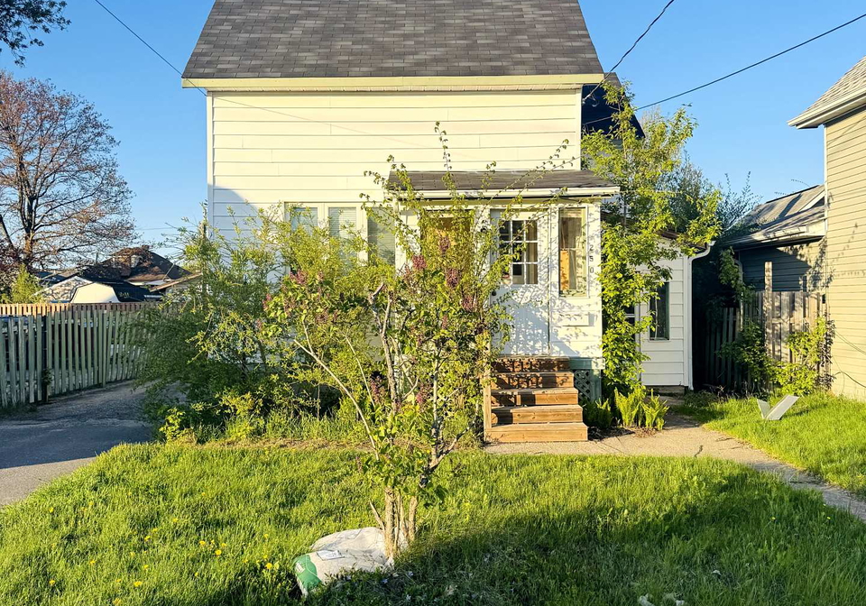 250-fourth-avenue-w-north-bay-ontario-x12158276