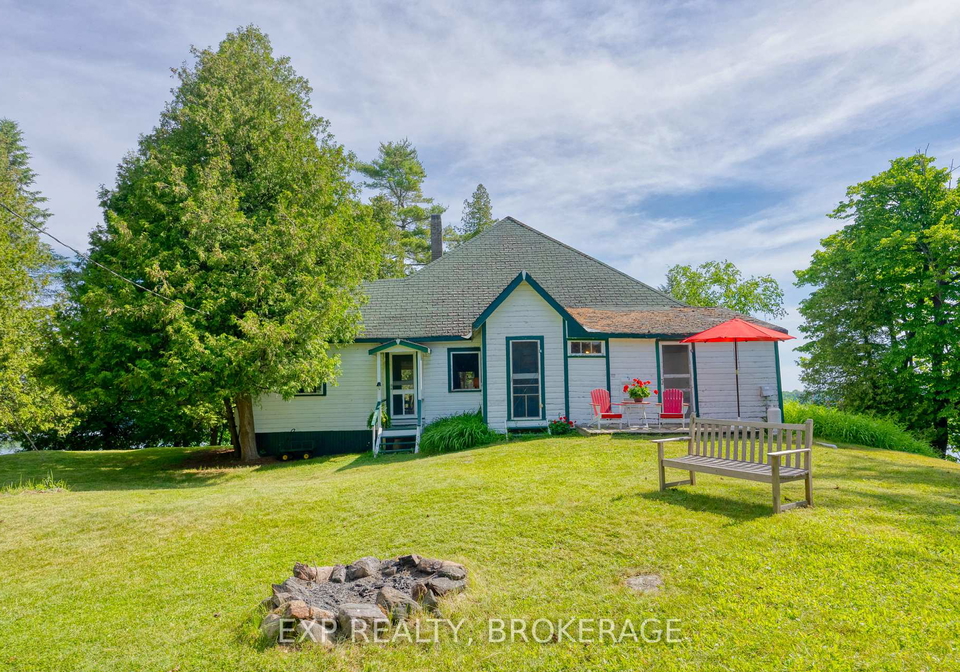 0-island-s-frontenac-ontario-x12158350