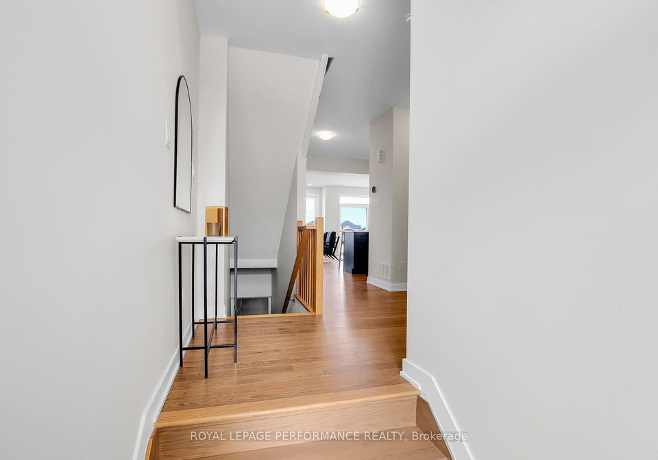 556-paakanaak-avenue-ottawa-ontario-x12159121