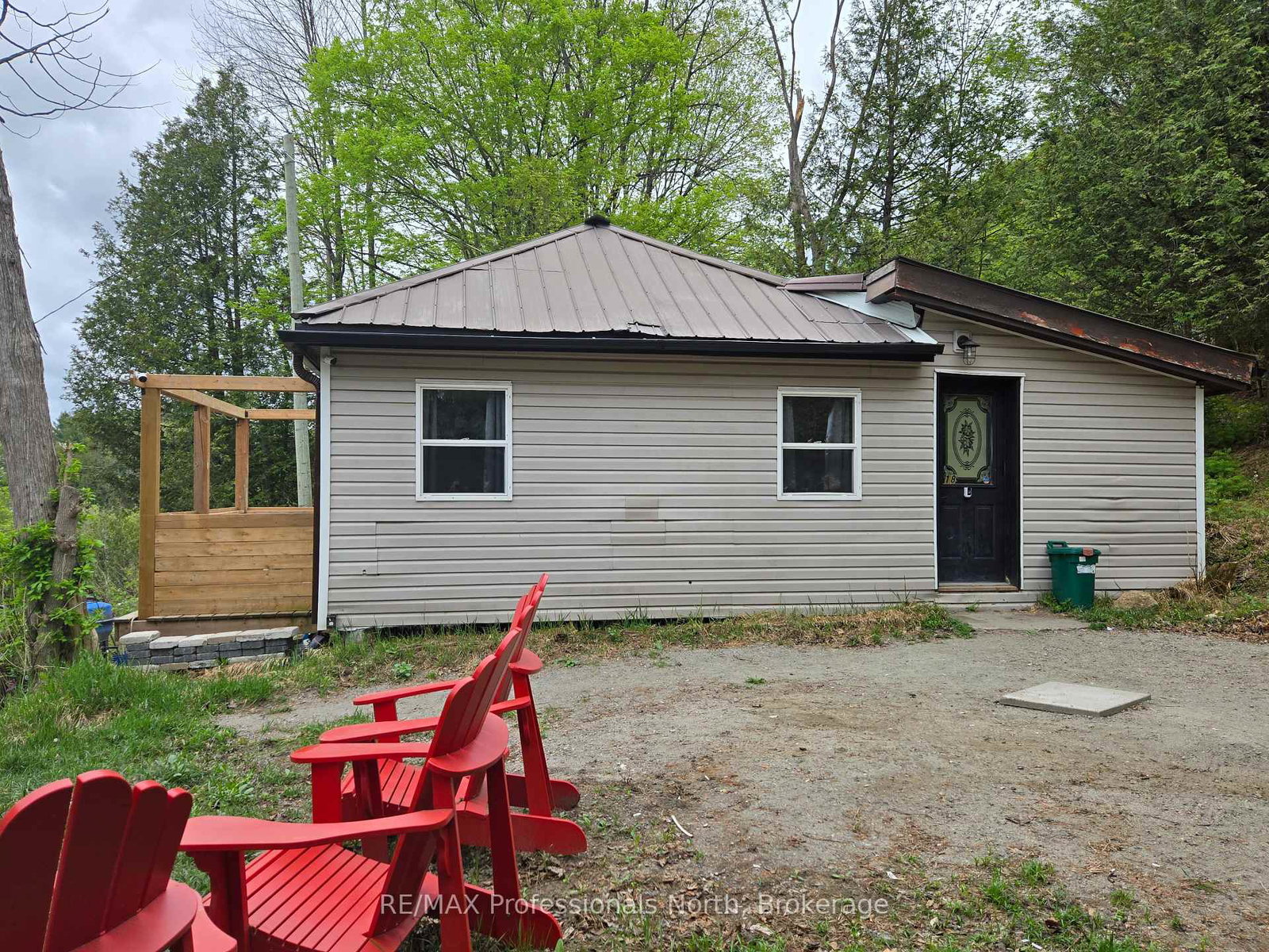 18-south-street-dysart-et-al-ontario-x12159175