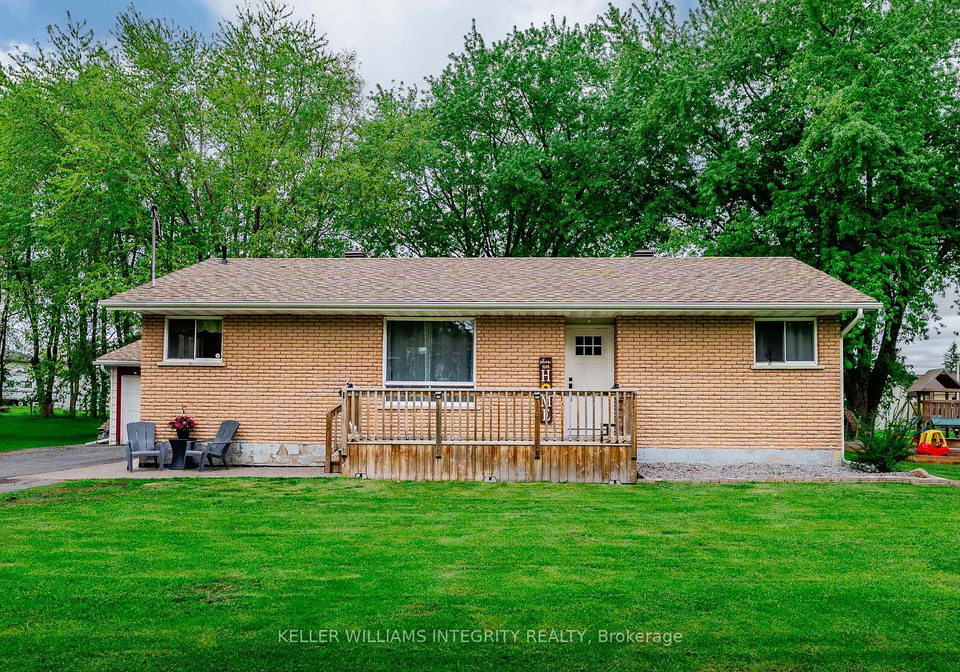 18233-glen-road-south-glengarry-ontario-x12159263