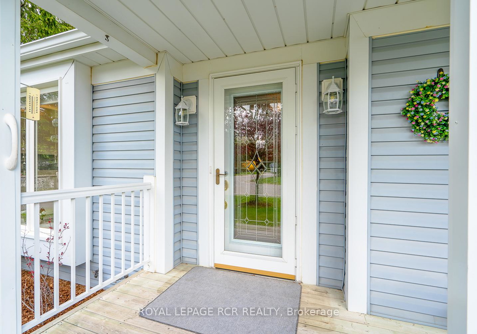 32-white-bark-way-centre-wellington-ontario-x12160412