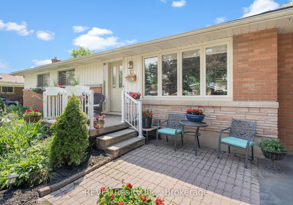 21-westmount-crescent-welland-ontario-x12161450