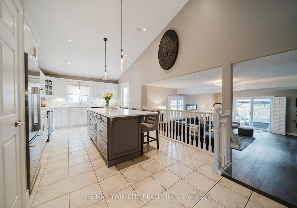 12-schneller-court-wilmot-ontario-x12161809