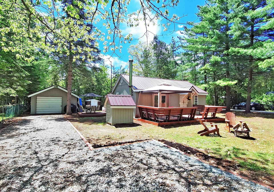 2-ceadarhurst-avenue-kawartha-lakes-ontario-x12162225