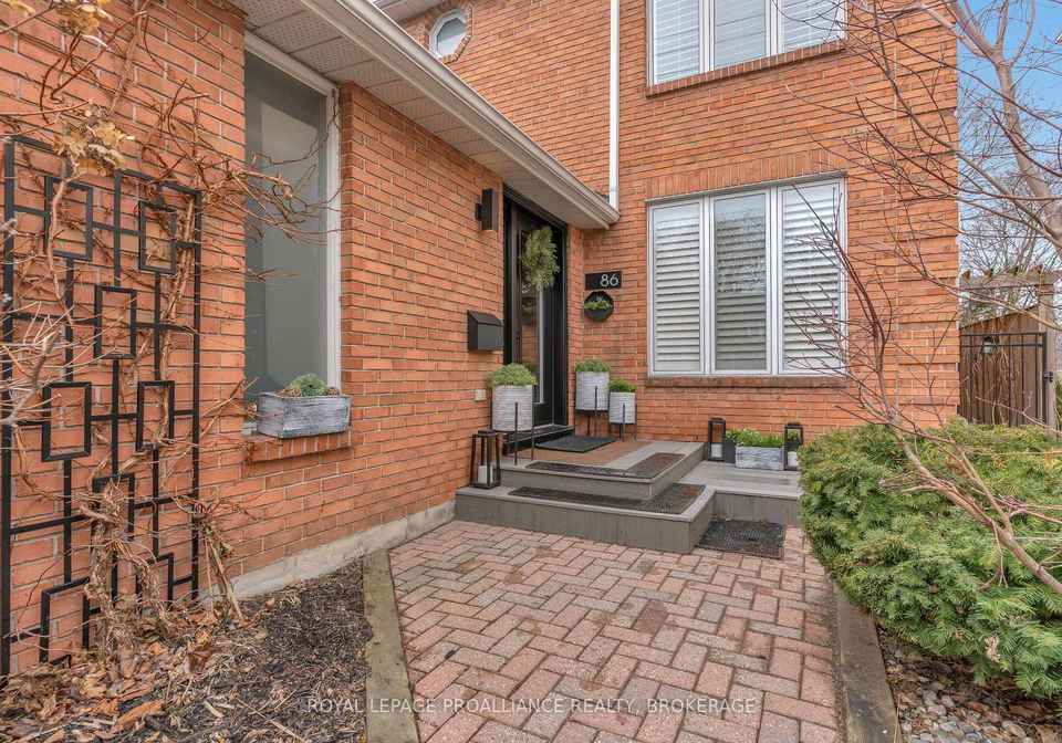 86-centre-street-kingston-ontario-x12162520