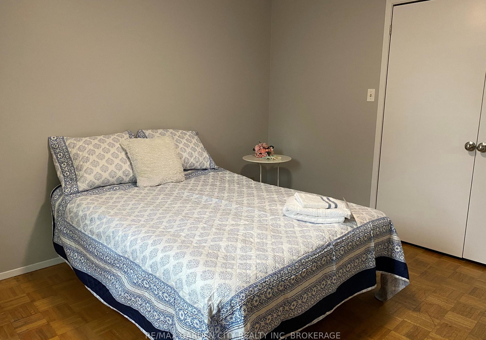 131-lyons-avenue-welland-ontario-x12163007