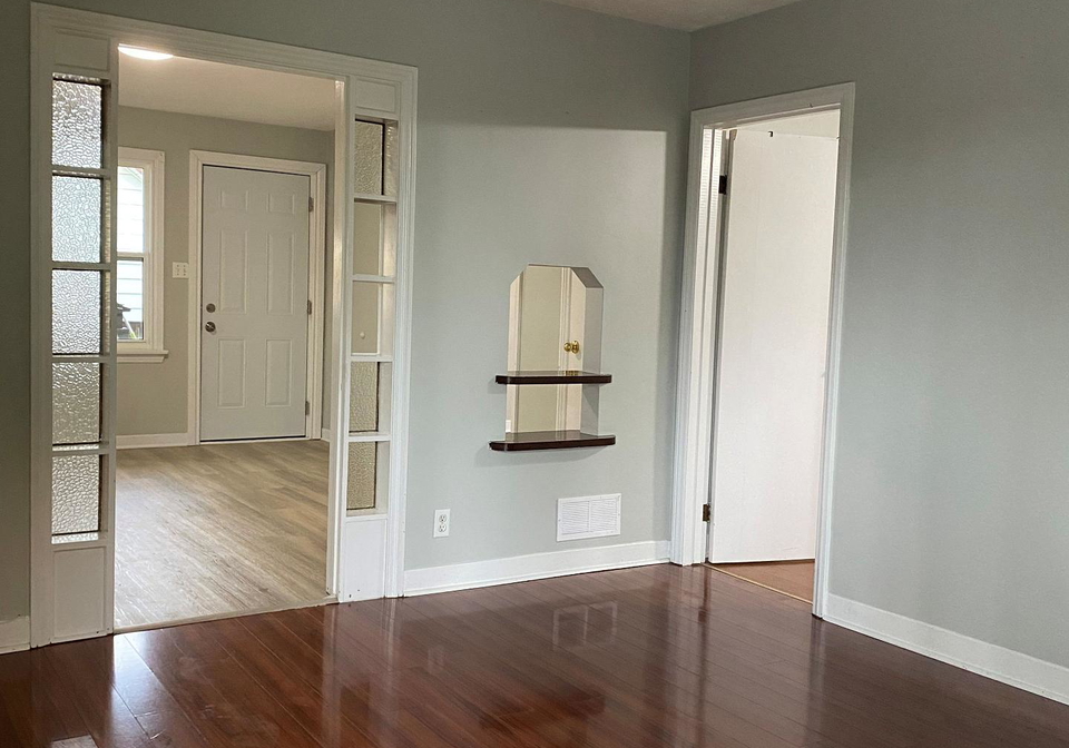 131-lyons-avenue-welland-ontario-x12163010