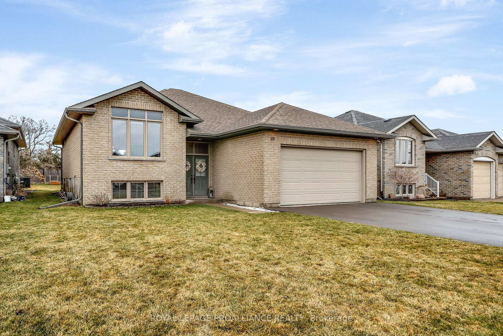 23-freedom-crescent-quinte-west-ontario-x12163098