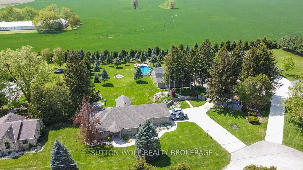 10-evergreen-court-adelaide-metcalfe-ontario-x12163343