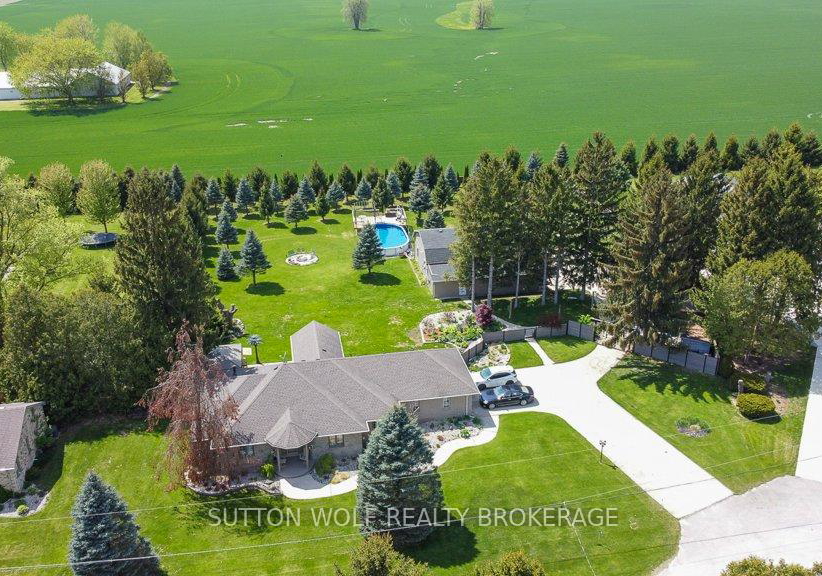10-evergreen-court-adelaide-metcalfe-ontario-x12163343