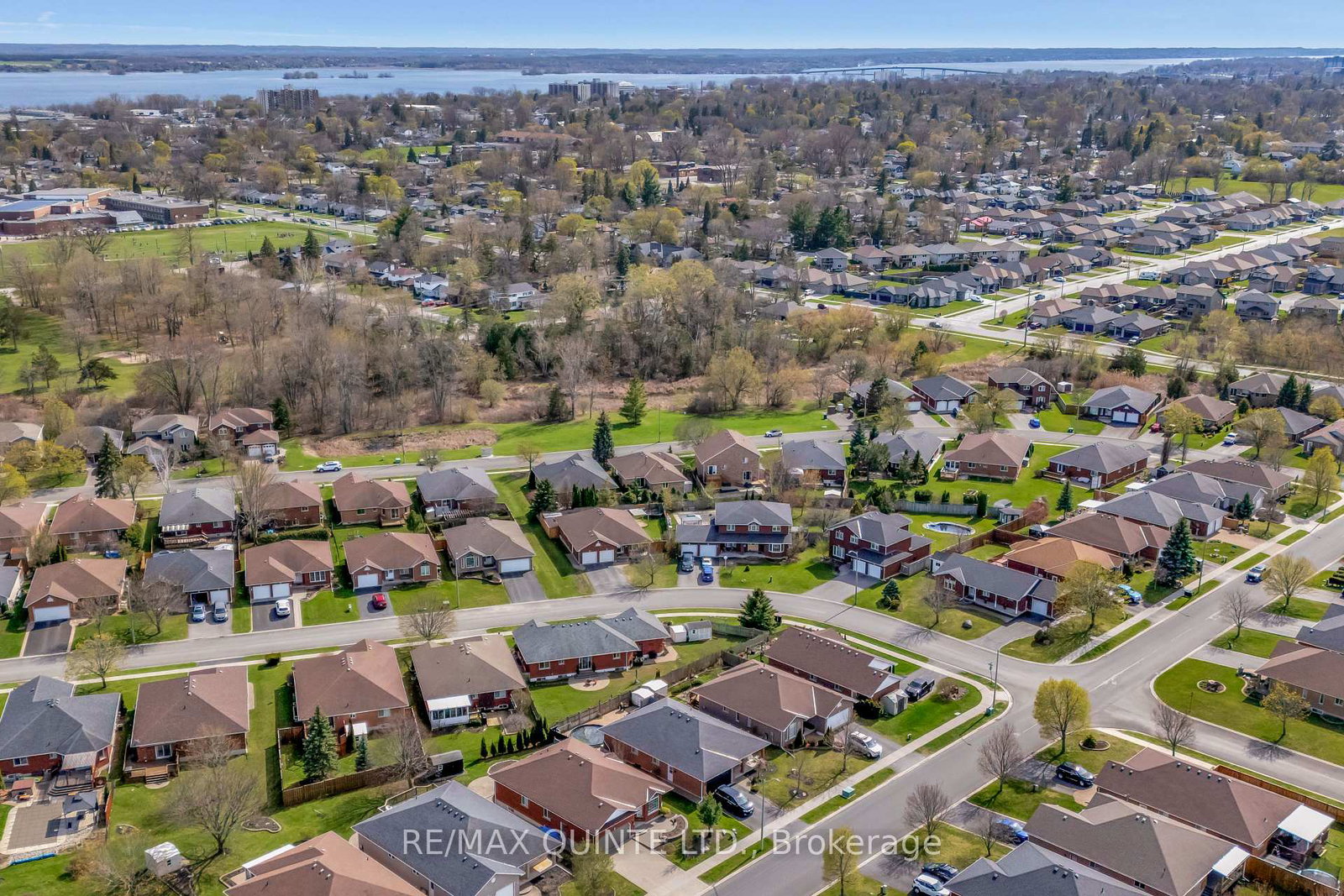 20-oak-ridge-boulevard-belleville-ontario-x12163689