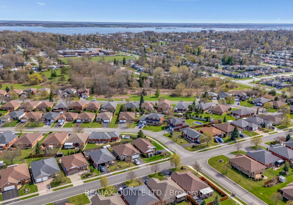 20-oak-ridge-boulevard-belleville-ontario-x12163689