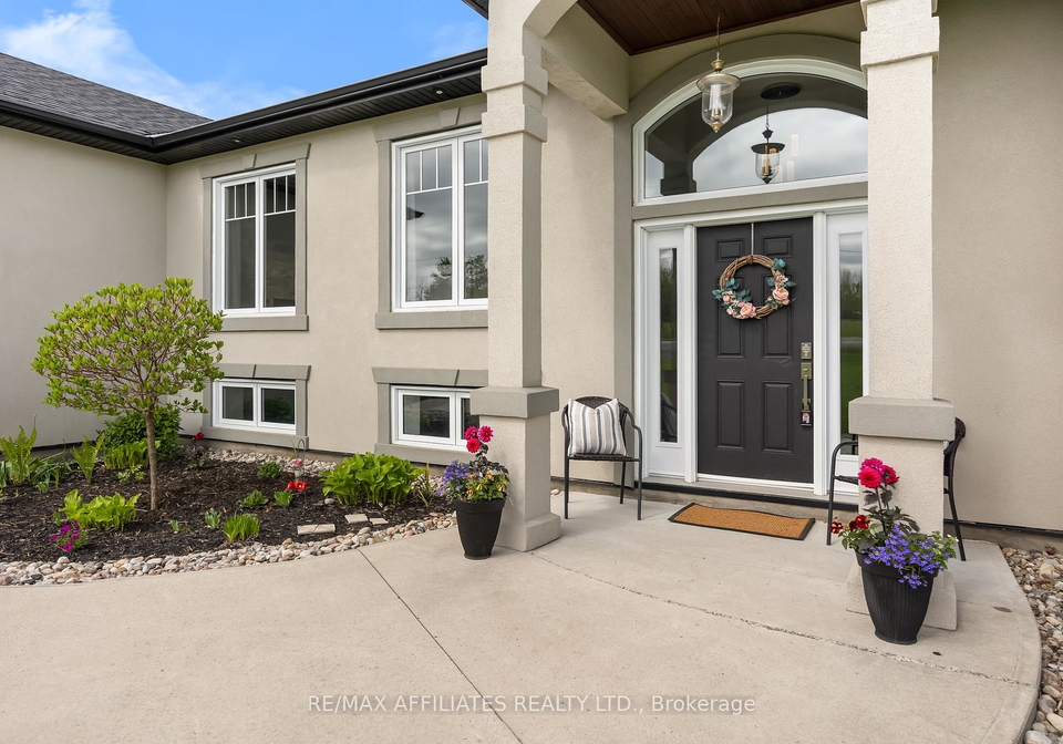 139-upper-perth-road-lanark-highlands-ontario-x12163695