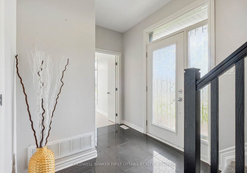 612-chaperal-private-ottawa-ontario-x12164216