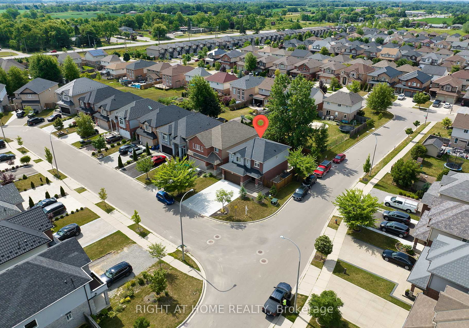 4-avatar-place-hamilton-ontario-x12164499