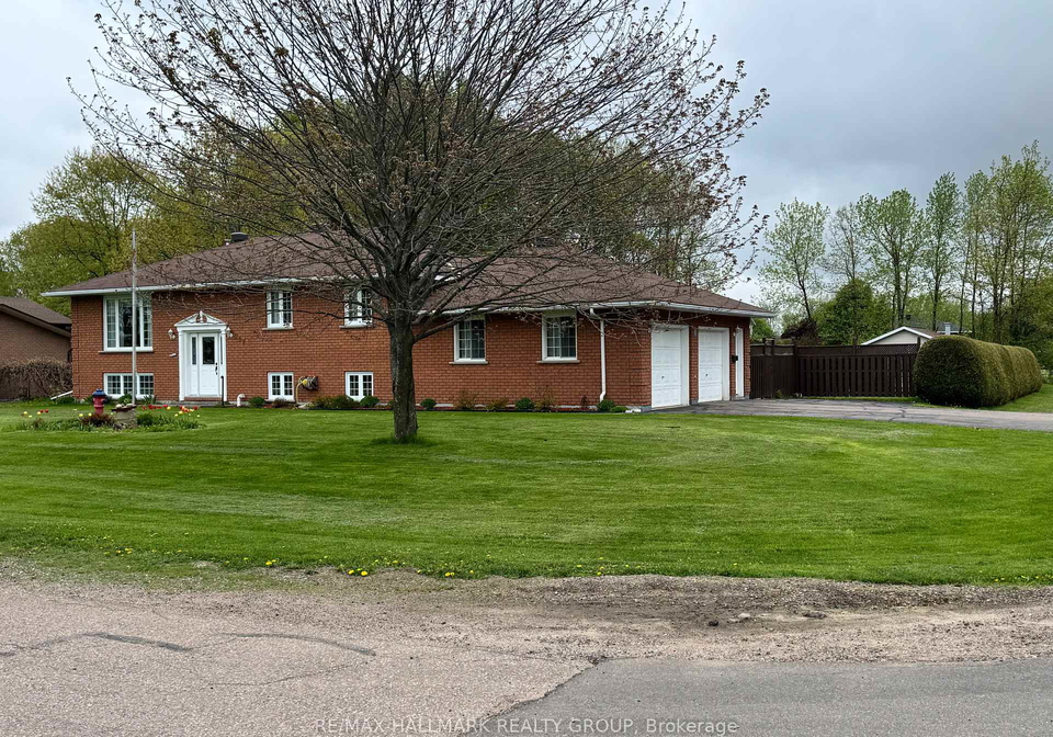 207-martha-avenue-laurentian-valley-ontario-x12164642