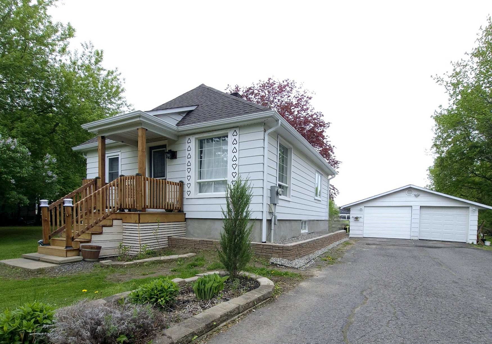 8942-mitch-owens-road-ottawa-ontario-x12164693
